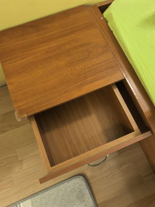 Легло+матрак+нощни шкафчета