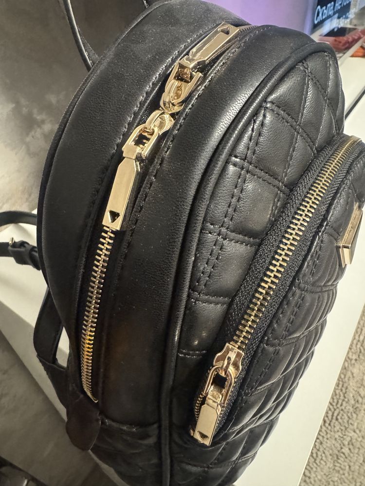 Дамска раница Guess-оригинална