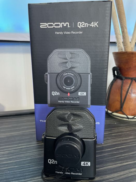Camera Video Zoom Q2n-4K (Handy Video Recorder)