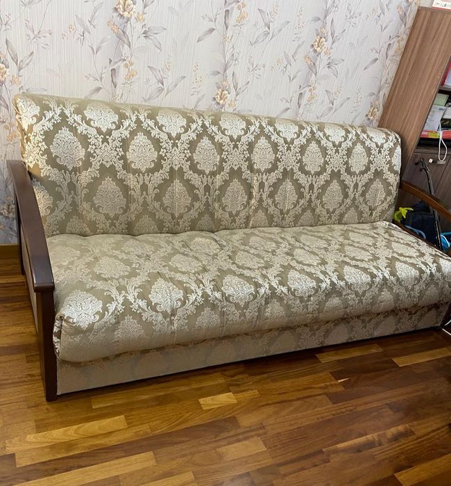 Продается диван раскладной б/у