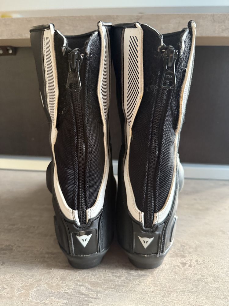 Ghete moto , DAINESE , ca noi