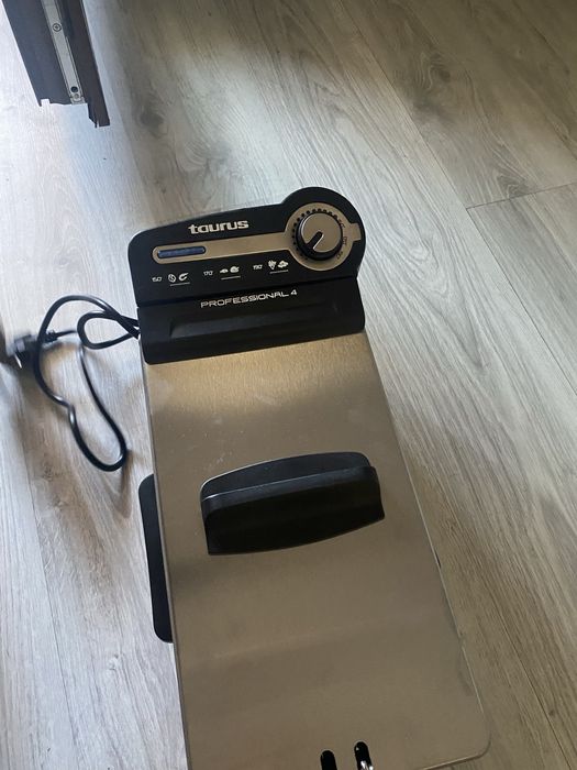 Fripteuza noua in cutie nemteasca Taurus, se poate vedea si proba