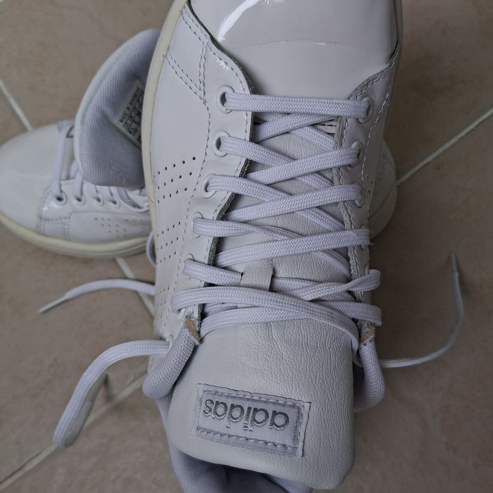 Дамски бели оригинални обувки на Adidas