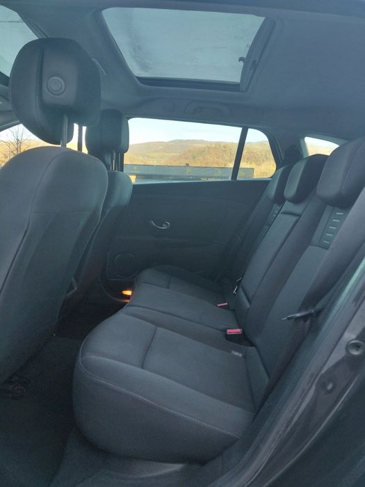 Renault megane 1,9 diesel an 2010 euro 5 Navigație/Panoramic/Senzori /