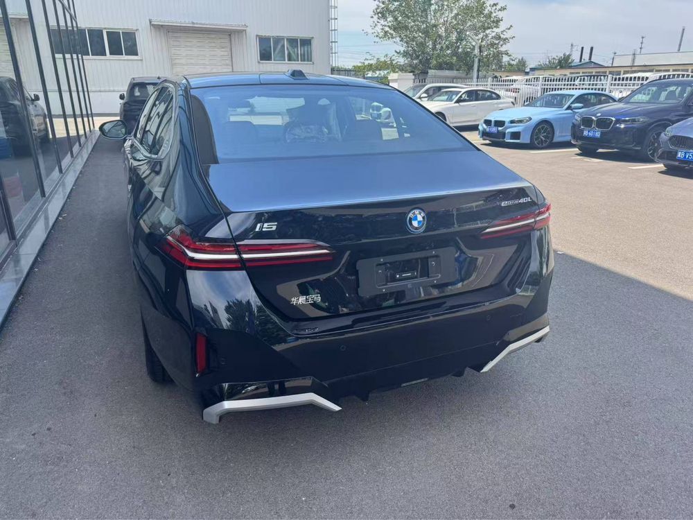 BMW I5 40I найт спорт