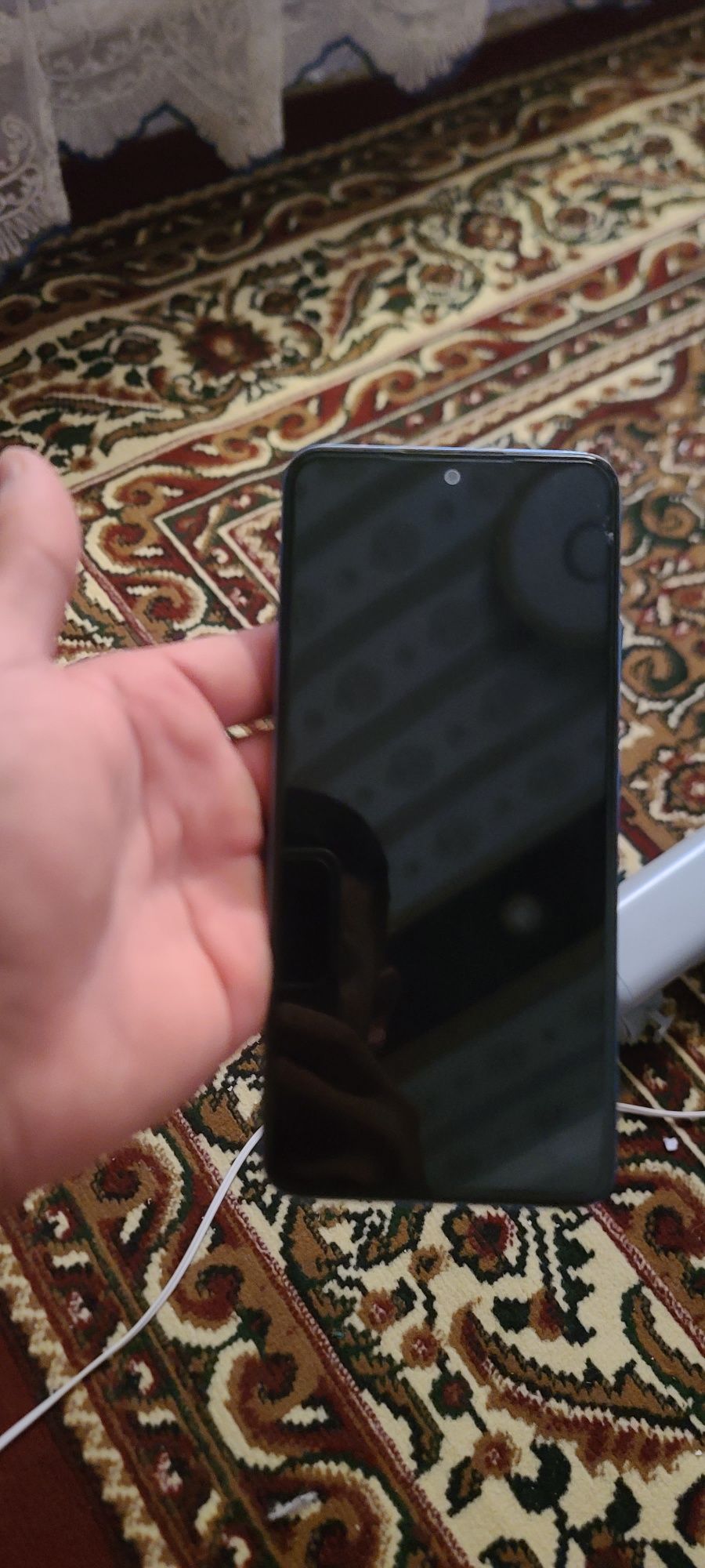 Telefon yaxshi xolatda zaryat 1 kun bemalol yetib beradi