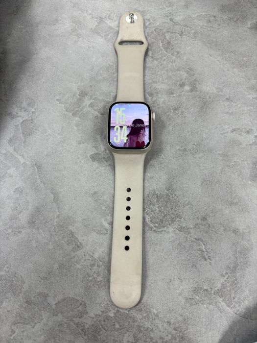 Apple watch series 8