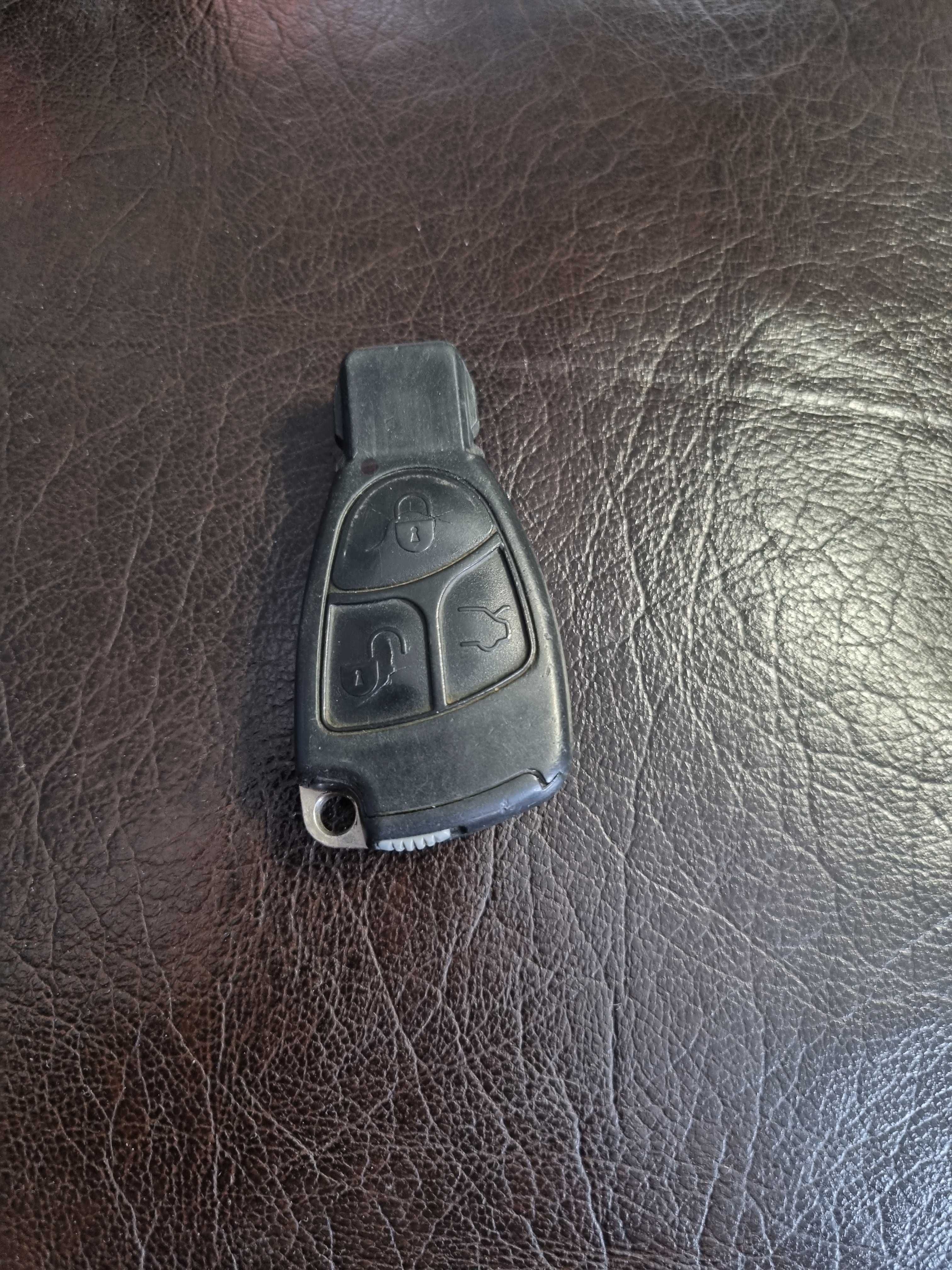 Ключ за  - Mercedes