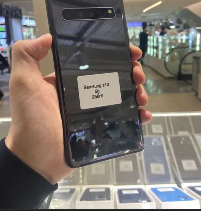 Продам Samsung S10+