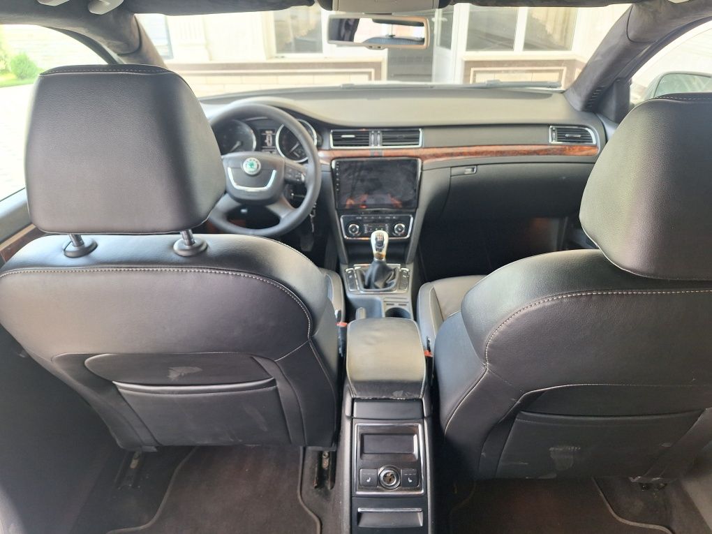 Skoda superb biznes klass.