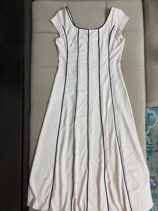 Платье с пайетками и подкладом стречевое, размер М новое