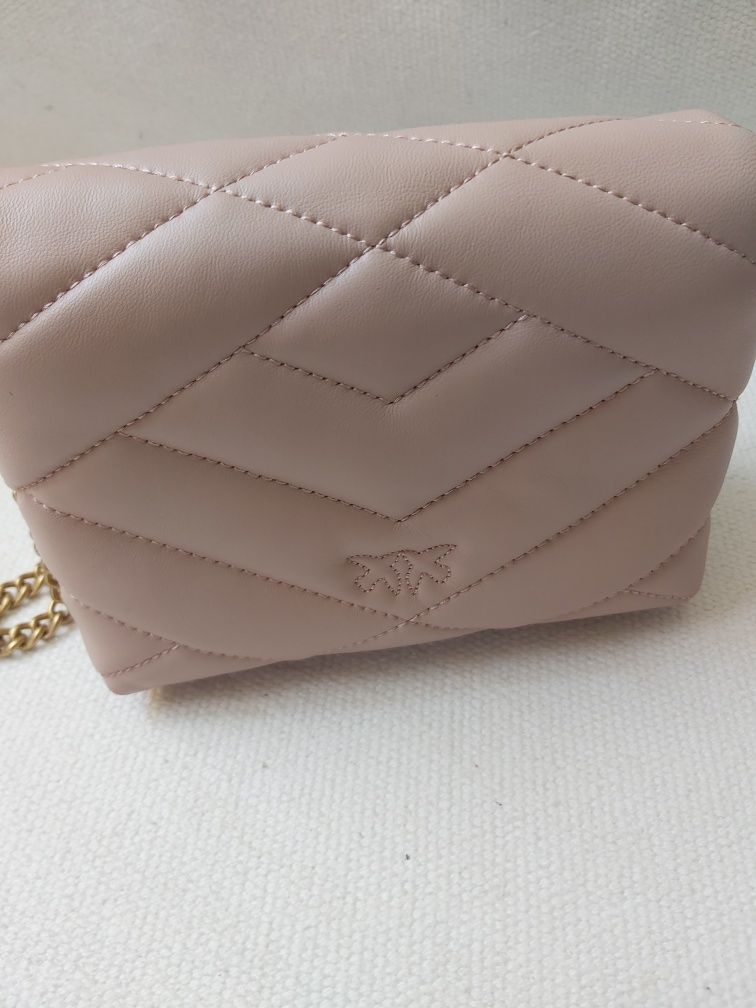 Чанта Pinko click puff nappa