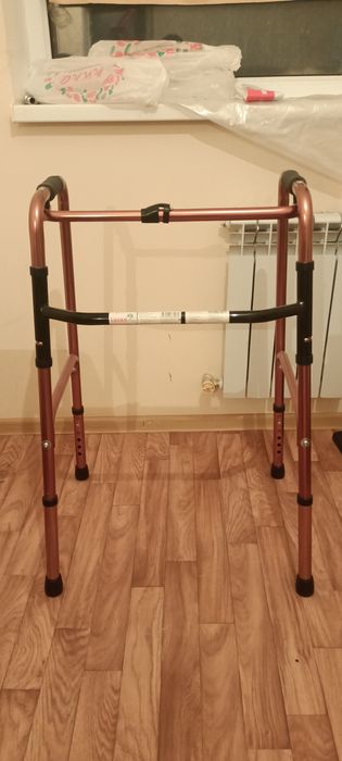 Продается ходунки для взрослых