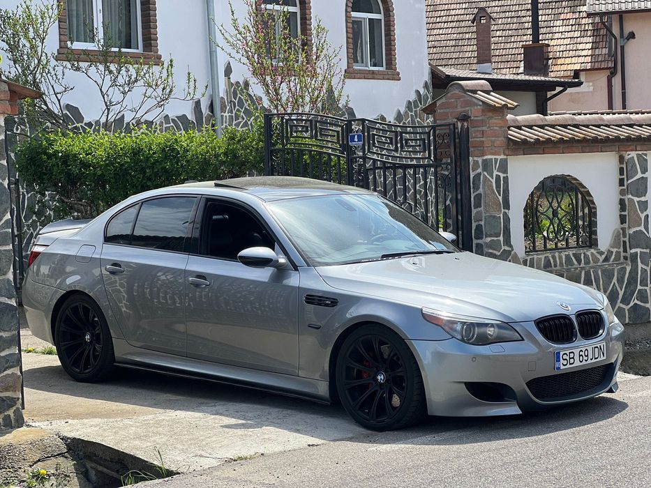 Vând BMW M5 V10 5.0
