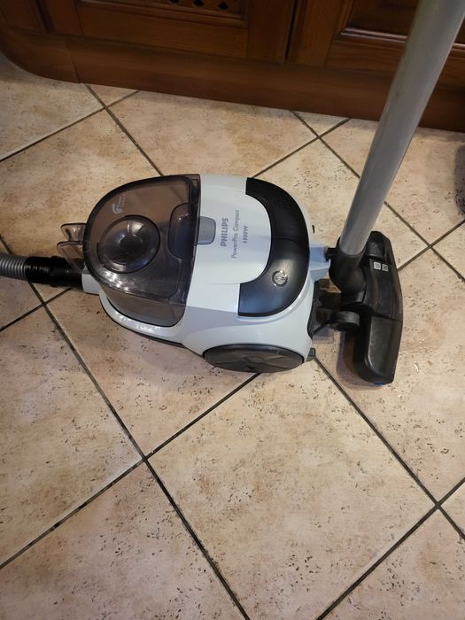 Прахосмукачка Phillips PowerPro compact 1500w