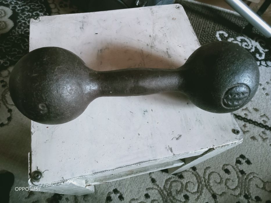 Продам гантелю 6 кг