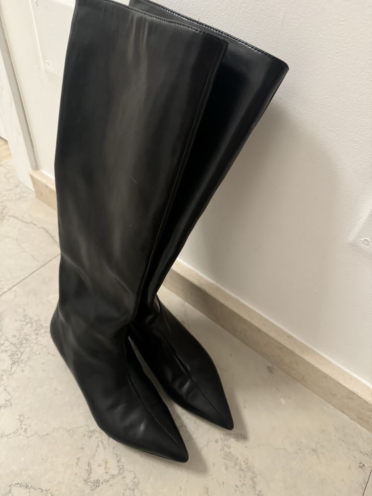 Cizme lungi, varf ascutit, negre,  piele naturala
