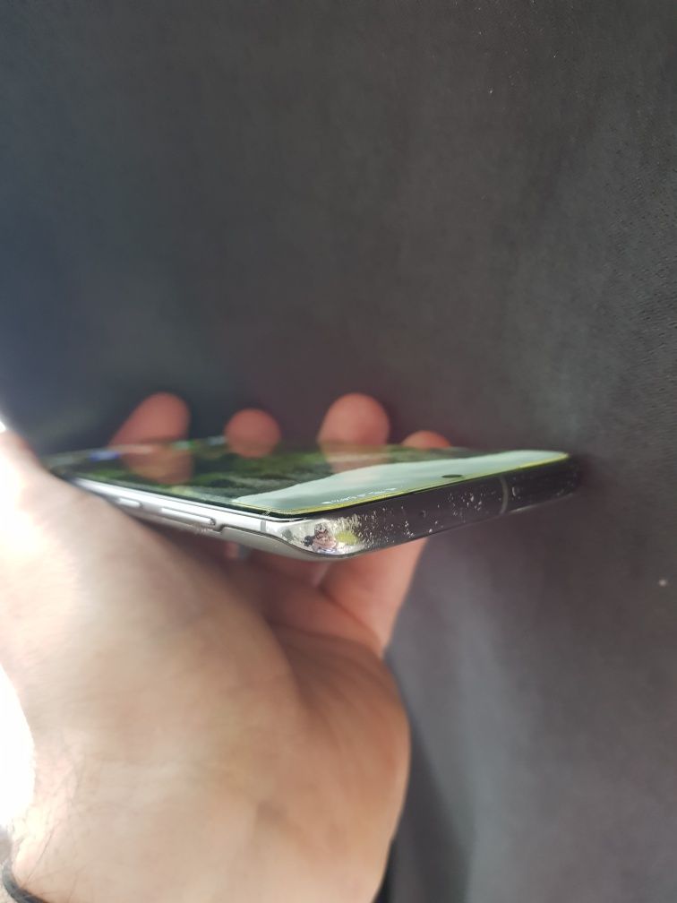 Vand Samsung Galaxy S20 5G cosmic grey spart pe spate