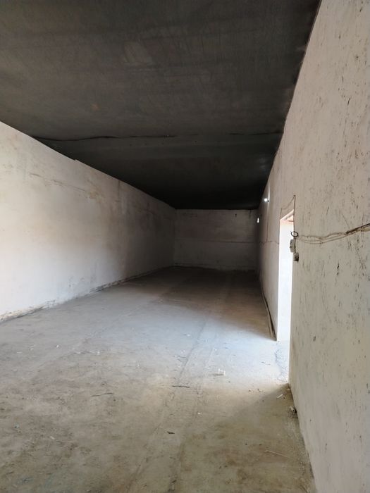 Sklad 170kv/m       6m ga 28m  manzil: Gijduvon, avto zapchast bozor r