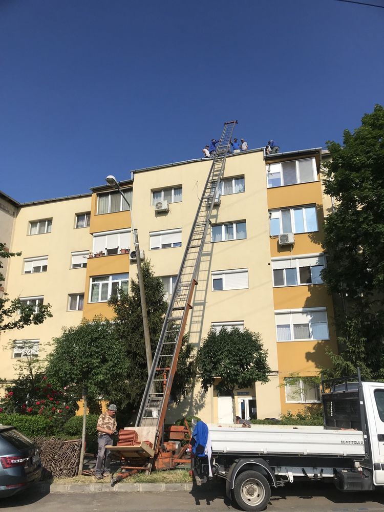 Inchiriez Lift Constructii/Panouri Solare 26Metri