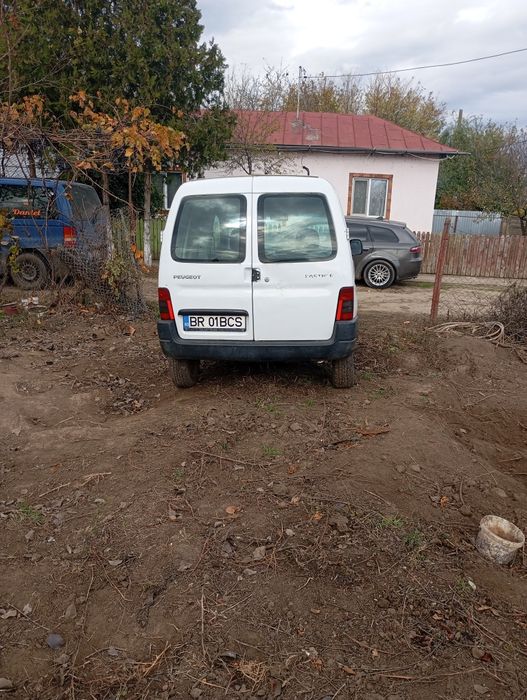 Vând Peugeot Partener