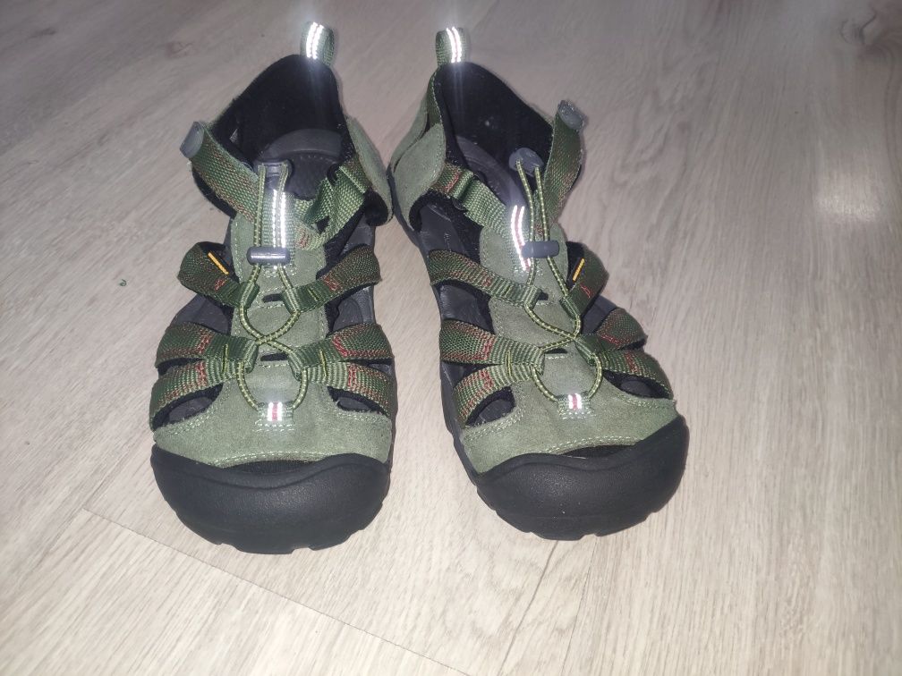 Keen CLEARWATER CNX Leather CNX W's, дамски кожени сандали