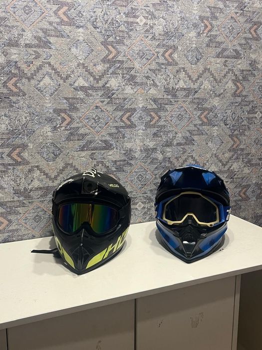 Продам срочно два шлема за 20к торг