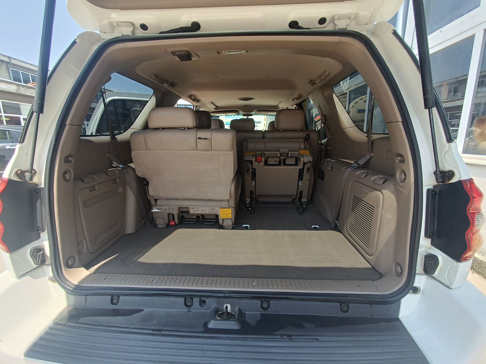 Toyota Sequoia 4.7 V8