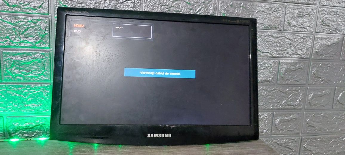 Vând monitor Samsung 23 inch stare buna Doar ca nu mai am piciorul