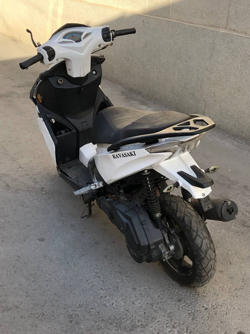 Italiya R2  skutir sotiladi srochna faqat