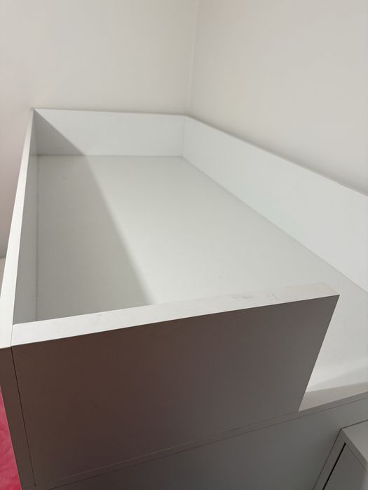 Легло на два етажа.Размери 90/190 В цената е включен 1 брой матрак