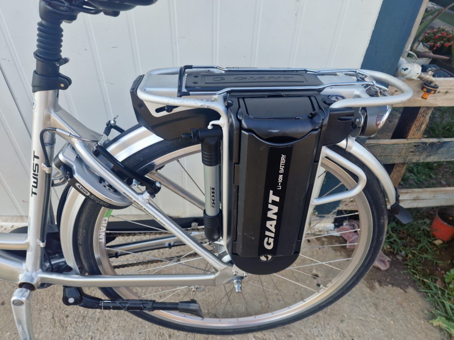 Bicicleta Electrica Giant Aluminiu