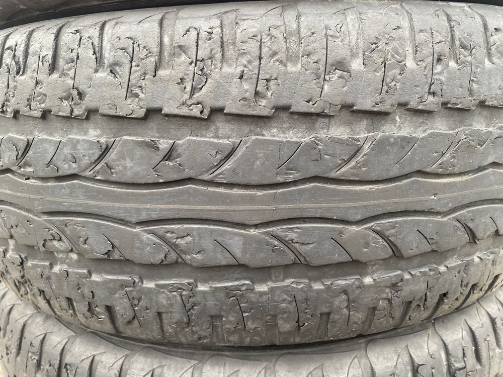 Комплект летние шины 215/60R16.