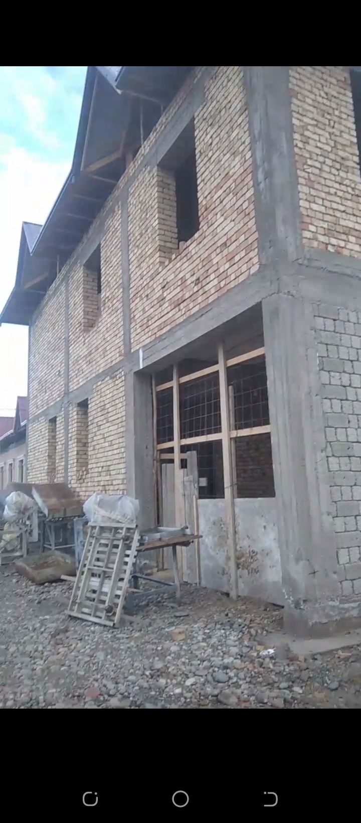Hovli ijaraga beriladi