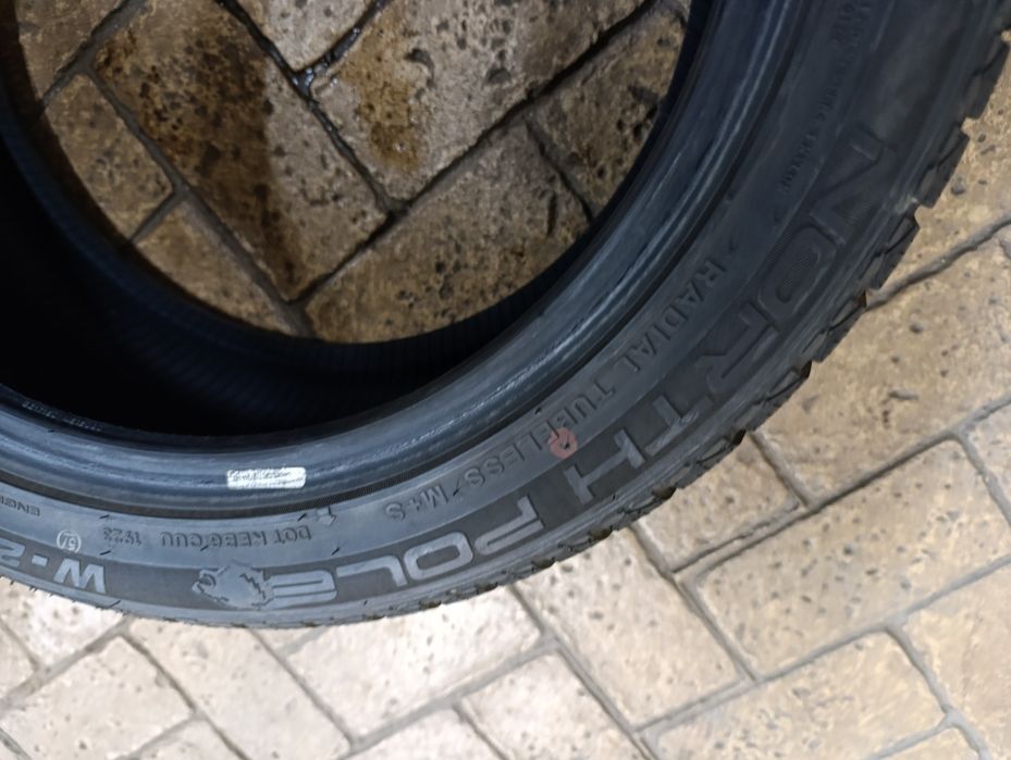 Зимни гуми MOMO 225/45/17 dot 2023