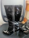 Ботуши, дявола носи PRADA