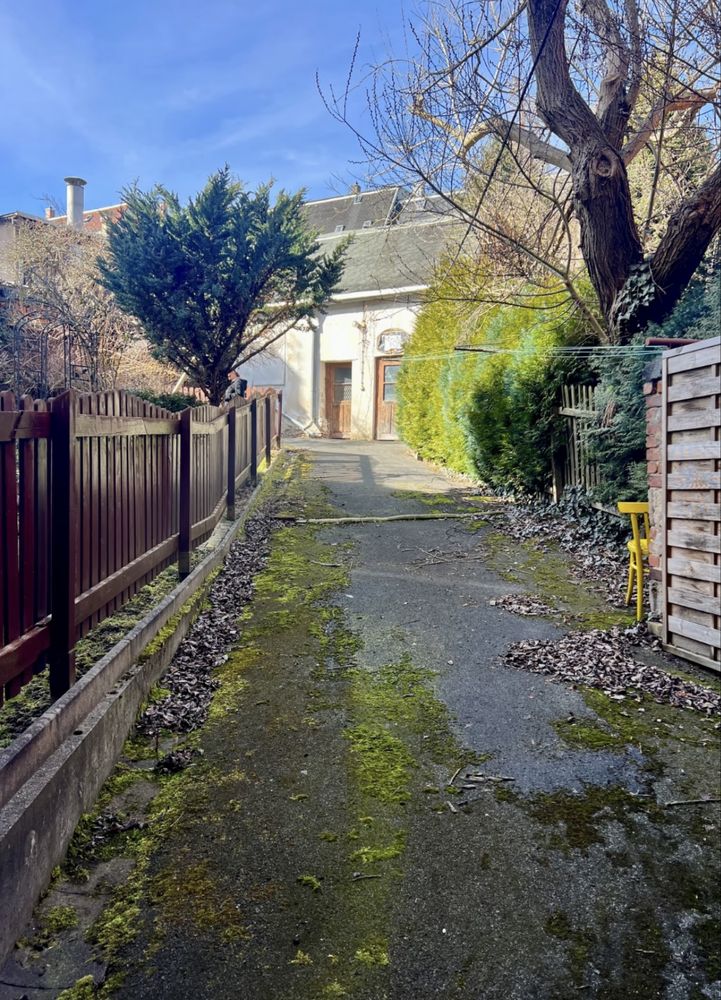 Proprietar vand cladire cu 4 apartamente in Germania