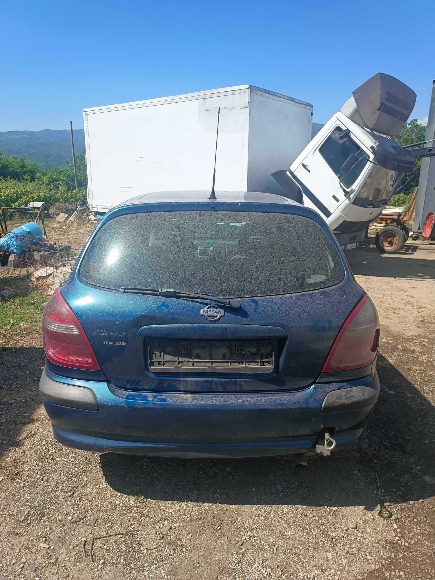 Nissan Almera на части