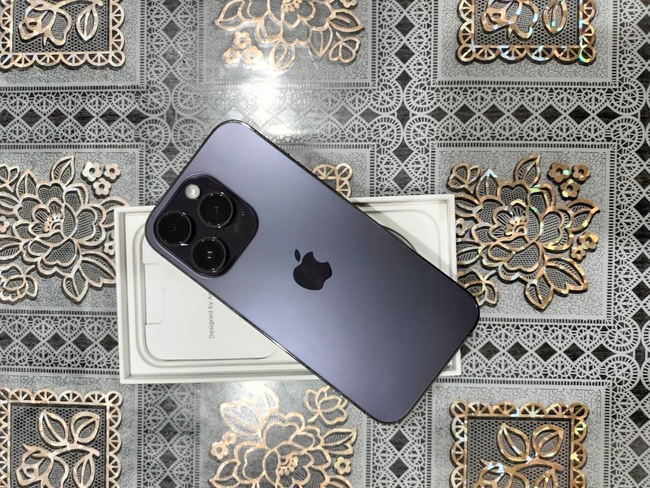 Продам Айфон 14 про