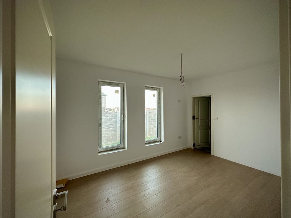 Duplex 3 camere | 2 bai | 300mp teren | 86mp utili