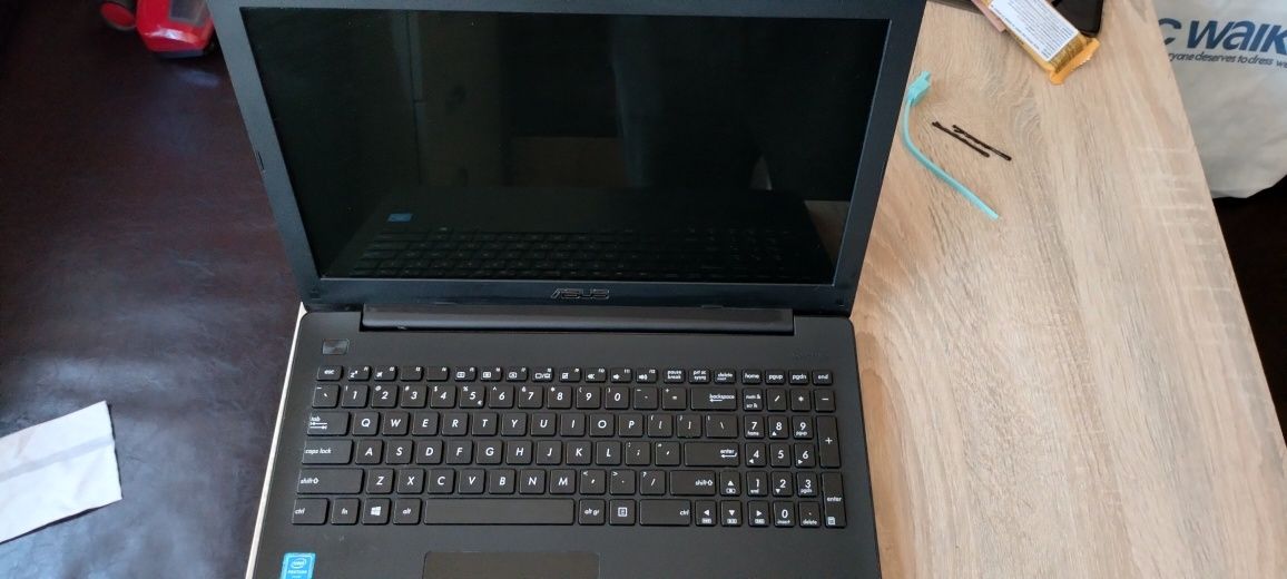 Laptop Acer X 553 M