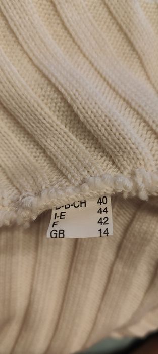 Pulover 100% merinos extrafin  mărime M-L