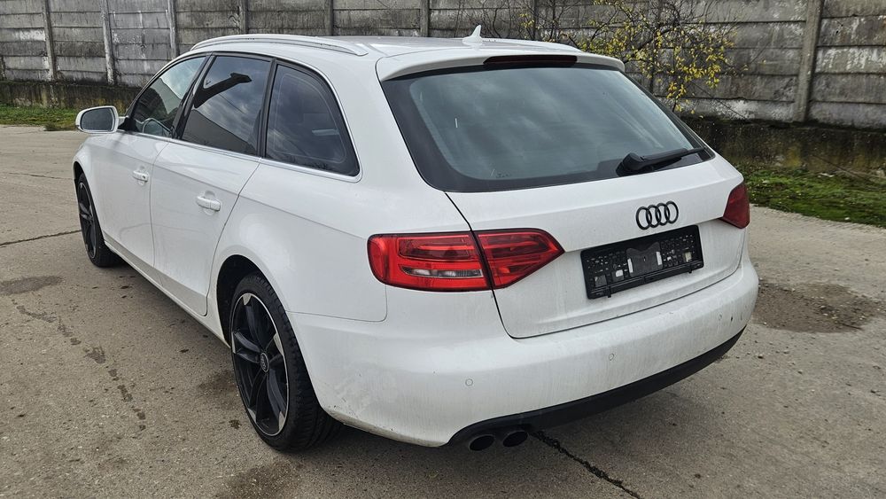 Audi A4 B8 2.0 TDI S-LINE