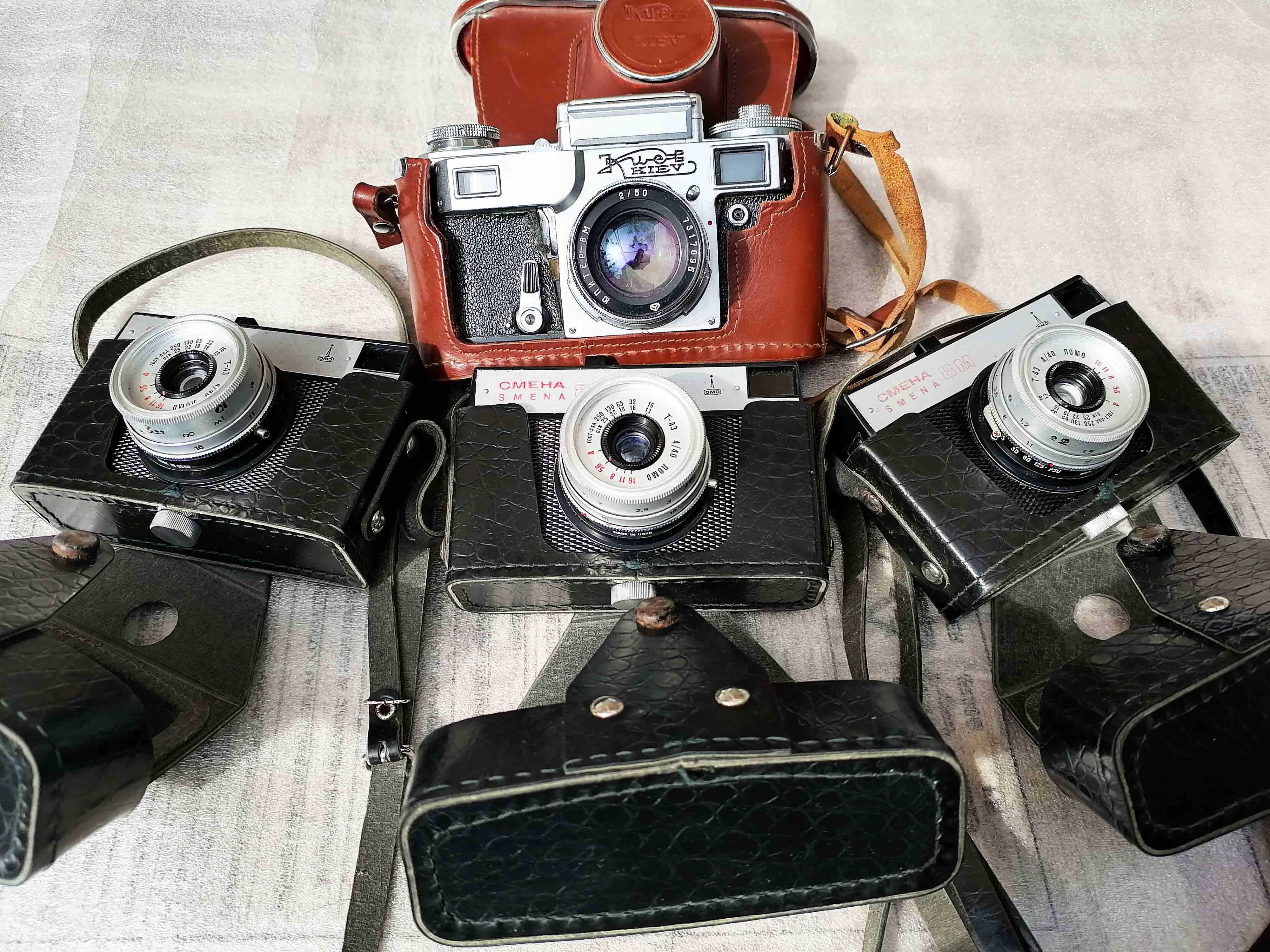 Продавам стари лентови фотоапарати