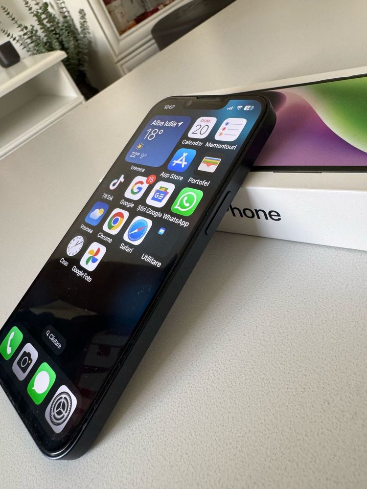 Vand iphone 14 negru