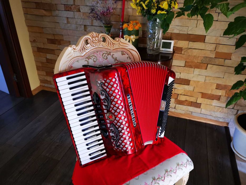 Acordeon Guerrini Amati 108 Rosu 120 Basi