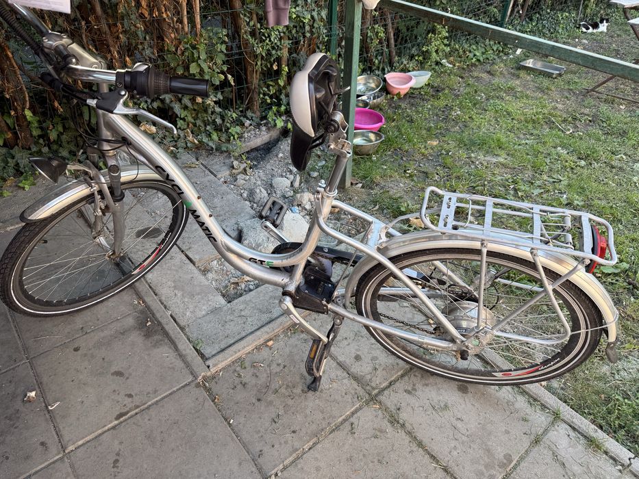 Bicicleta electrica nu tine bateria pret 2000 lei