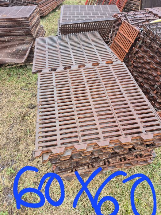 Gratar fonta. Pardoseala porci-animale.