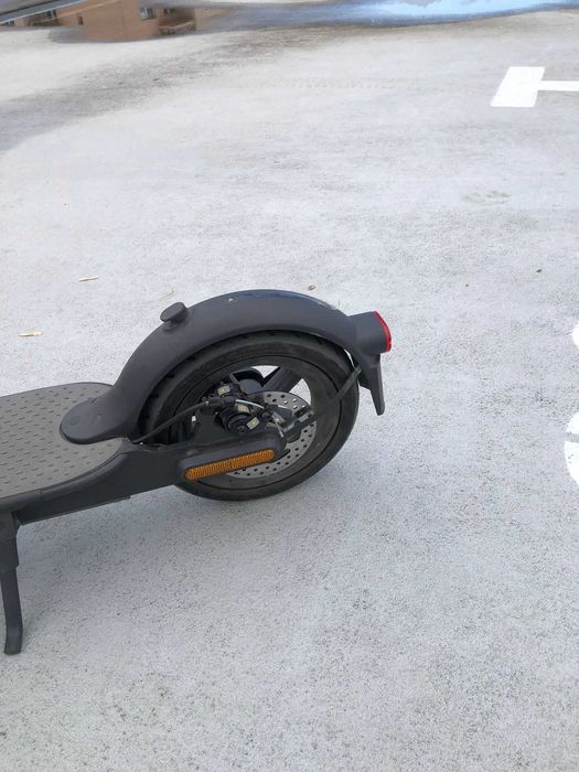 Trotineta electrica Xiaomi Mi Electric Scooter Essential