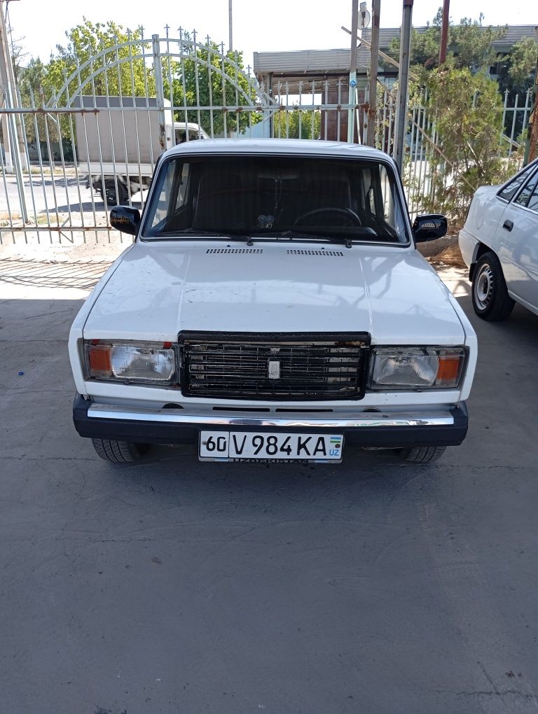 Ваз 2107 сотилади